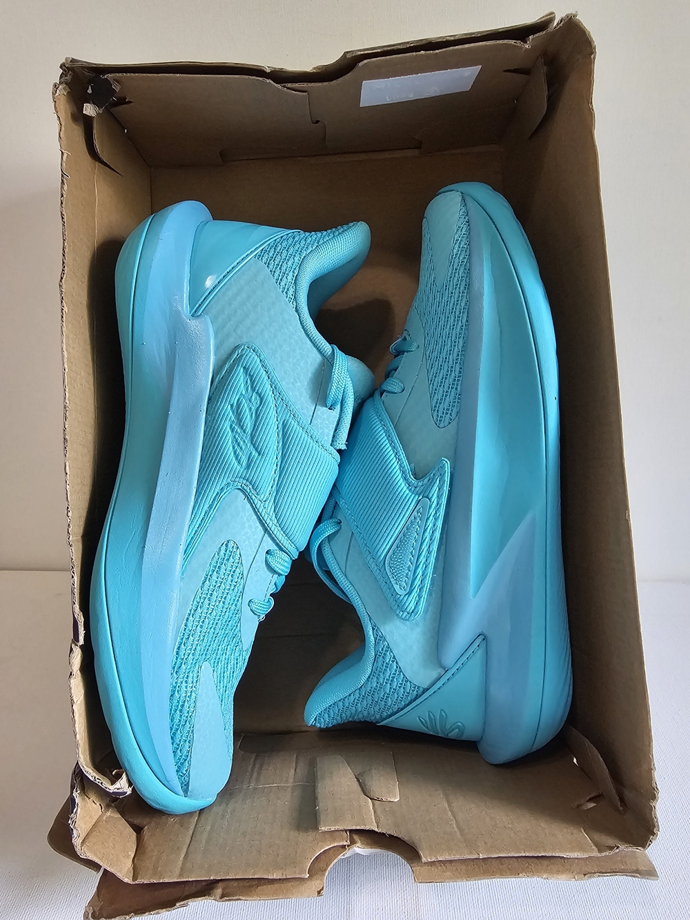 Under Armour Curry Athletic Sneakers in Teal Blue 6Y